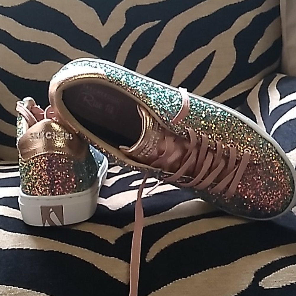 New ladies tennis shoes